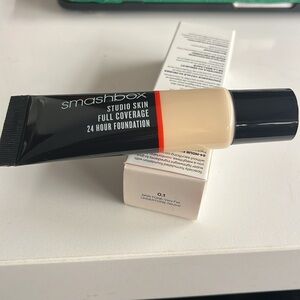 New Smashbox Full coverage Foundation 0.1 Very Fair with Neutral undertones